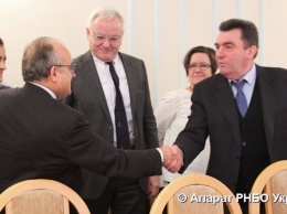 Секретарь СНБО встретился с политическим директором ЕС внешних действий