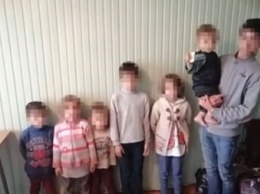 В Одессе мать на двое суток оставила шестерых детей на улице