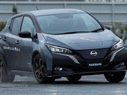 Электрокар Nissan Leaf получил полный привод