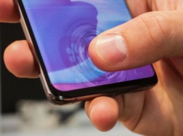 Samsung исправляет проблему с отпечатками пальцев во флагманских смартфонах