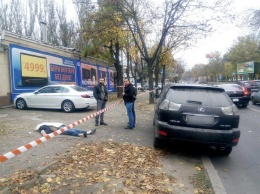 В Николаеве Lexus въехал в припаркованные автомобили - водитель скончался на месте, - ФОТО