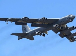 Американские B-52 устроили бомбометания у границ РФ