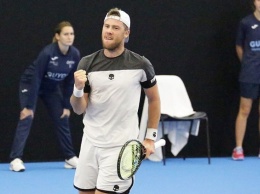 Марченко с боями пробился в четвертьфинал турнира в Бресте