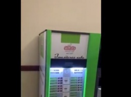 В мэрию на кофе - в холле исполкома установили кофейный автомат (ВИДЕО)