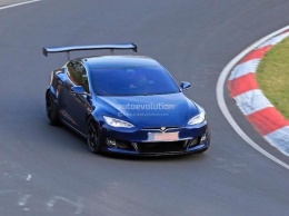 Tesla Model S «половили» на Нюрбургринге с огромным антикрылом