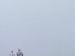 Верка Сердючка показала фото, как они с "мамой" исчезают в киевском тумане