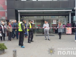 Кто есть кто в разборках возле харьковского супермаркета. Комментарий полиции (видео)