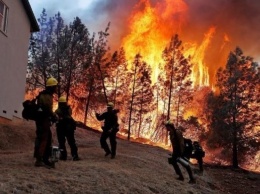 Лесные пожары в Калифорнии: эвакуировали 40 тысяч человек