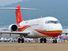 Китайский гражданский самолет ARJ21 выполнил первый международный рейс