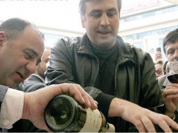 Вино от Саакашвили: цена за бутылку зашкаливает
