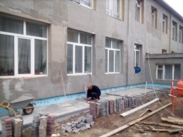 В Бердянске при ремонте крыши ДНЗ № 27 используют современные технологии