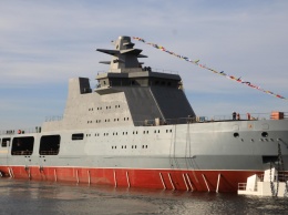 В Петербурге спустили на воду первый боевой ледокол