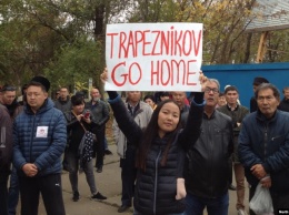 В столице Калмыкии прошел новый митинг против экс-главы «ДНР». Хотя власти пытались помешать