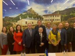 Члены Меджлиса обсудили ситуацию в Крыму с нидерландскими депутатами