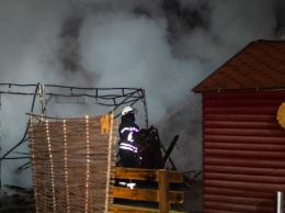 В Гидропарке сгорели несколько деревянных домиков в кафе