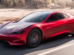 Серийная версия Tesla Roadster станет еще быстрее