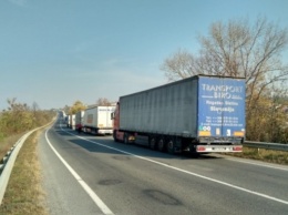 На выезд из Украины на словацкой границе очередь в более 10 километров