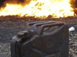 В Запорожье пьяный мужчина собирался сжечь свою семью