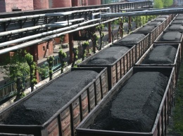 Зеленский признал, что Украина покупает уголь с шахт оккупированного Донбасса
