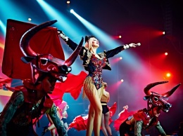 В Киеве отгремел концерт Оли Поляковой: откровенные костюмы, спецэффекты и поклонники из заграницы