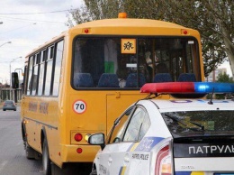 На трассе Днепр - Харьков школьный автобус с детьми попал в ДТП