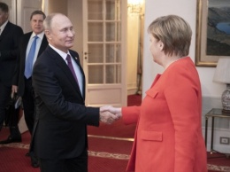 Меркель и Путин обсудили транзит газа через Украину