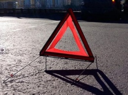 На Александровском проспекте "ВАЗ" врезался в столб. Пассажирку вырезали из авто