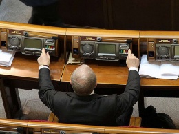 Рада проголосовала за наказание для «кнопкодавов»: что ждет народных депутатов