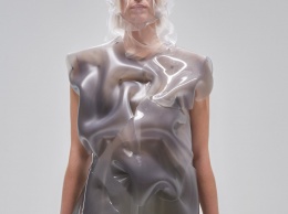 Дизайнеры создали "живые" платья, которые реагируют на окружающую среду