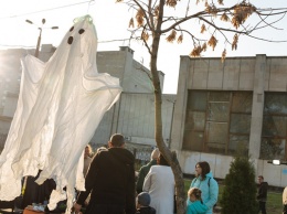 Райончиковый Хеллоуин: горожане устроили страшно веселый праздник (ФОТО)