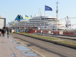 Пассажиры круизного лайнера Amera знакомятся с Одессой. Фото