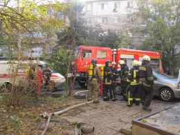 На Черемушках тушили два пожара: пострадали женщина и мужчина
