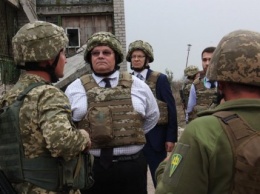 Глава МИД Литвы посетил Мариуполь и прифронтовое Широкино