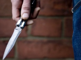 18-летний кременчужанин три раза ударил ножом знакомого