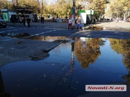 В центр Николаева потоп - улицы заливает чистой водой