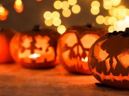 Вырезаем тыкуву на Хэллоуин: инструкция и идеи