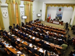 Финподдержка «Запорожэлектротранса», зарплата учителям и гемодиализ: депутаты приняли изменения в бюджет
