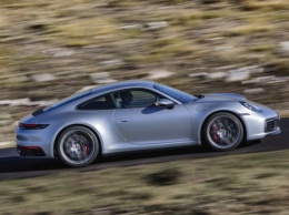 Porsche 911 Carrera S и Carrera 4S обзаведутся механической коробкой передач