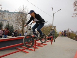 Социальные инвестиции Метинвеста: в Ингульце - новые сквер и скейт-парк