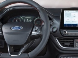 Автомобили Ford научатся подключаться к смартфонам без кабеля