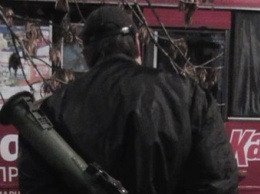 По Харькову гулял пьяный мужчина с тубусом от гранатомета