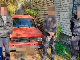 В Запорожье мужчину засунули в багажник авто и увезли в неизвестном направлении