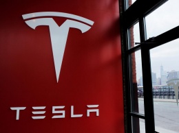 Tesla добавила мощности Model S, чтобы обогнать конкурента Porsche Taycan