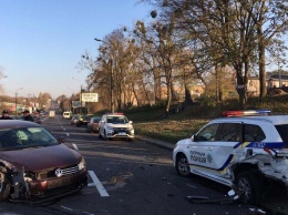 В Ровно водитель протаранил полицейскую машину, трое пострадавших