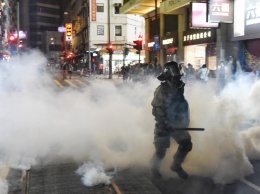 В Гонконге возобновились протесты: Полиция применила слезоточивый газ