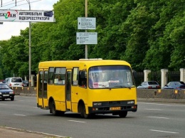 Дерзкий маршрутчик нахамил пассажирам в Киеве: подробности