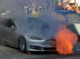 NHTSA США принимает петицию о неисправности батарей Tesla Model S и X
