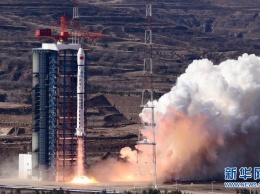 Китай успешно вывел на околоземную орбиту три спутника