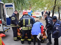 Николаевские спасатели взломали дверь, чтобы помочь пенсионерке