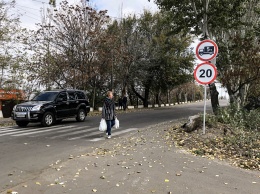 В Бердянске восстановили дорожные знаки, сломанные пьяным водителем